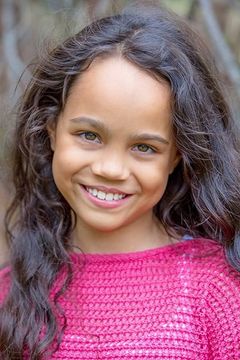 Chloe De Los Santos interpreta Lilly Castillo