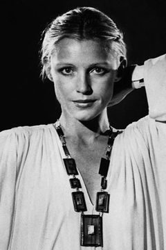 Barbara Trentham interpreta Daphne