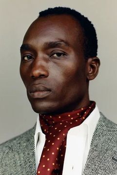 Dennis Okwera interpreta Psychotic Bandit