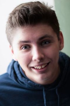 Zachariah Supka interpreta Young Irv