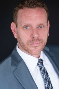 Rejean Cournoyer interpreta Luke