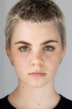 Chloe Parker interpreta Classmate