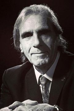 Reza Naji interpreta Memar