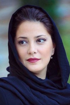 Tannaz Tabatabaei interpreta Ali's Mother