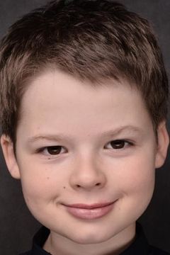 Daniil Chibrikov interpreta Anton