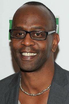 K. Todd Freeman interpreta Dr. Baxter Stockman