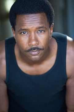 Tank Jones interpreta Berm Soldier / Truck Driver