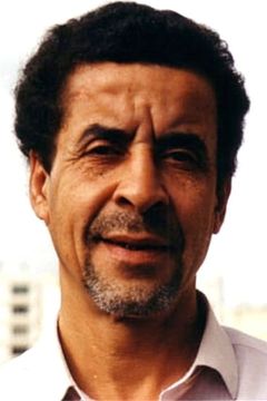 Rabah Loucif interpreta Malik's Lawyer