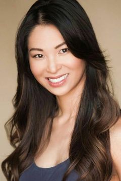 Jessica Lee interpreta Debbie