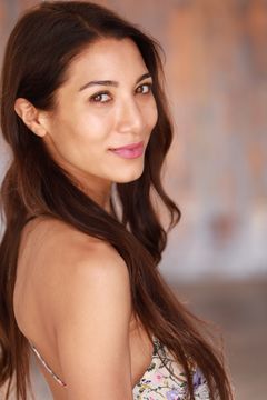 Chantelle Barry interpreta Eden East Shot Girl