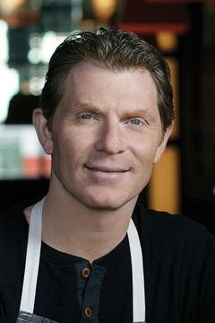 Bobby Flay interpreta Tom Kingsley