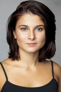 Mia Michaud interpreta Bianca