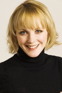 Camilla Power interpreta Mrs. Steed