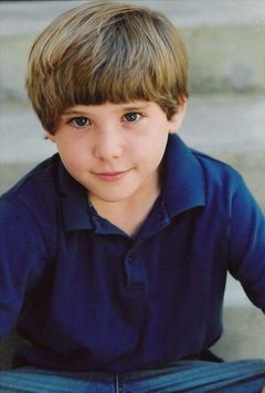 Thomas Stanley interpreta Baby Marty (voice)