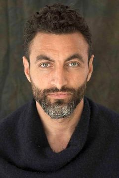 Brahim Rachiki interpreta Jean Rashidi