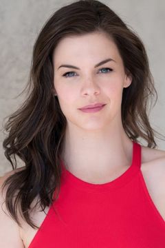 Haley Webb interpreta Janet Cunningham