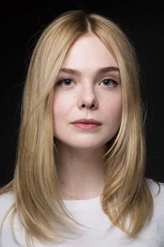 Elle Fanning interpreta Sylvie Russo