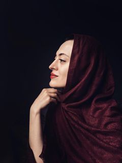 Liana De Laurent interpreta Yuri's Wife