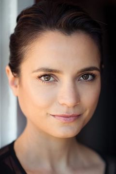 Jessica Tovey interpreta Jenny
