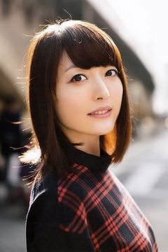 Kana Hanazawa interpreta Rika Orimoto (voice)