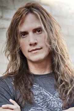 Blas Elias interpreta Donny Johnson