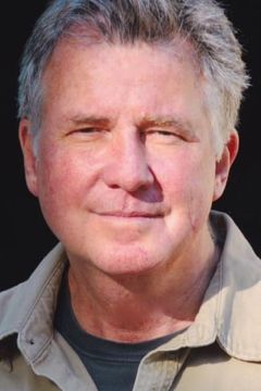 Richard Young interpreta Snobby Restaurant Owner