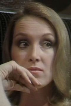 Katherine Schofield interpreta Tegleva