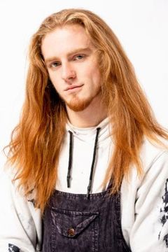 Kyle English interpreta Crespin Nobleman (uncredited)