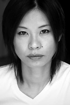 Tuyet Le interpreta Apartment Security