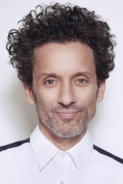 André Sauvé interpreta Henri Leroux / Georges Leroux (voice)