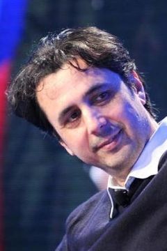 Gennaro Nunziante interpreta Giuseppe Tenace