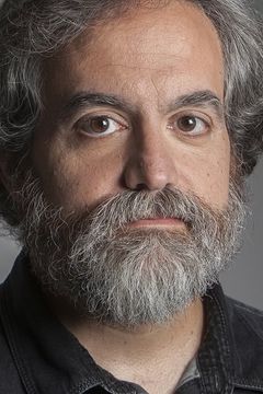 Devin Faraci interpreta Comic Con Nerd (uncredited)