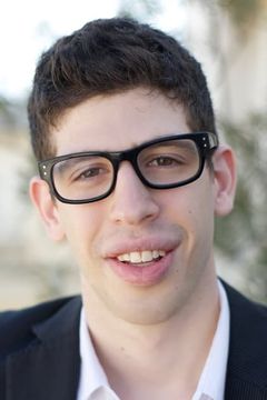 Jordan Beder interpreta Paul Arnaud