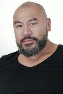 Hon Ping Tang interpreta Vril Genghis Khan