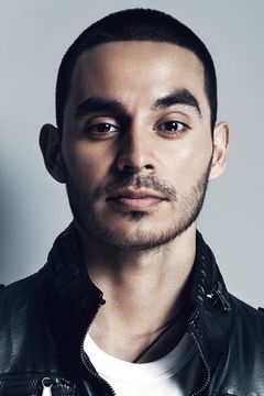 Manny Montana interpreta Joe