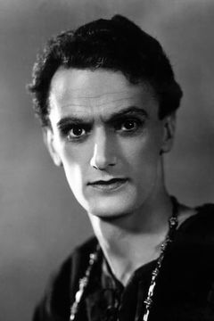 John Laurie interpreta Francisco
