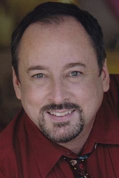 Bill Murphey interpreta Marty King