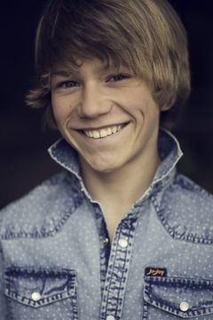 Louis Durant interpreta Marc (9 years old)