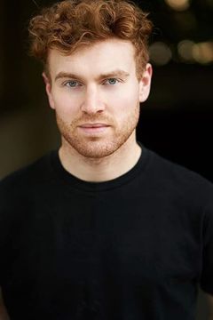 Benjamin Ritter interpreta Dancer and Chorus Performer