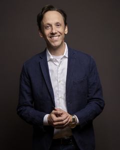 Mike Iveson interpreta Glad Hand