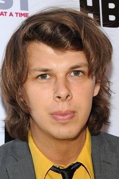 Matthew Cardarople interpreta CMS Police Officer #2