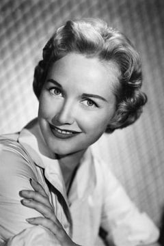 Phyllis Avery interpreta White Woman #1