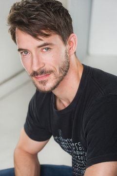 Daniel Brockley interpreta Drew McAllister