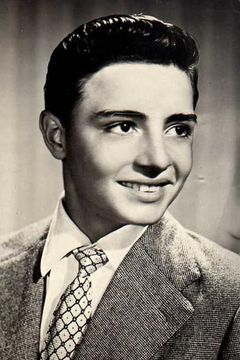 Gino Leurini interpreta Enrico Lari