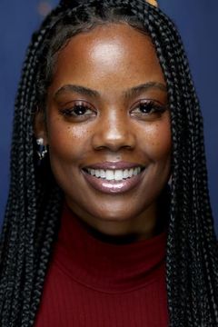 Novi Brown interpreta Megan