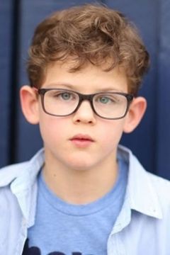 Gavin McHugh interpreta Christopher Diaz