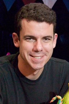 Paul McGinnis interpreta Additional Muppet Performer (voice)
