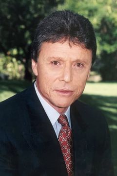 Enrique Novi interpreta Rasmussen