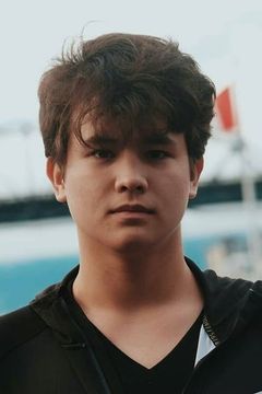 Juan Karlos Labajo interpreta Leo Facundo