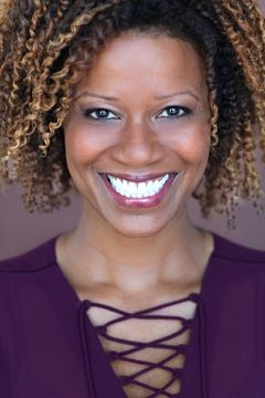 Sandra Thigpen interpreta Teacher